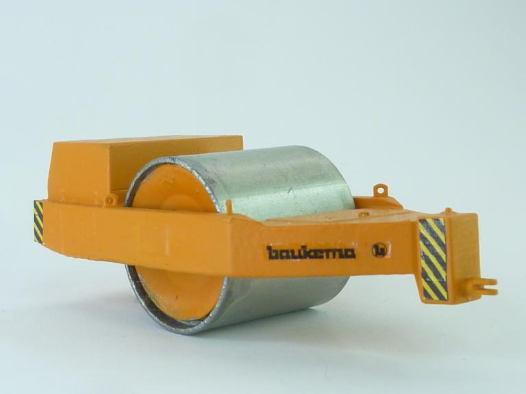 Preview: Anhänge Vibrationswalze Baukema A12 Glattwalze mit Motorverkleidung orange
